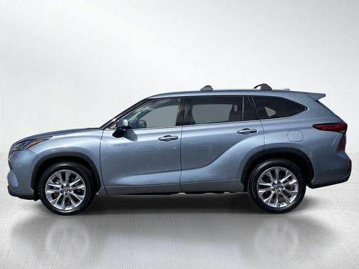 Moon Dust 2021 Toyota Highlander Hybrid Limited