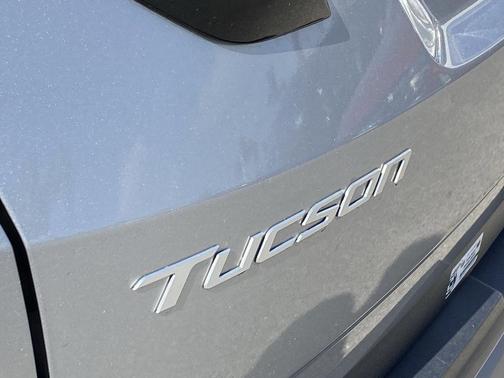 Shimmering Silver 2025 Hyundai TUCSON SEL