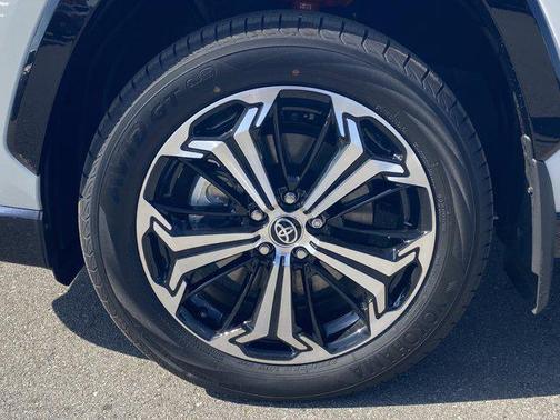 2025 Toyota RAV4 Hybrid SE