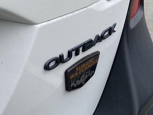 Crystal White Pearl 2024 Subaru Outback Wilderness