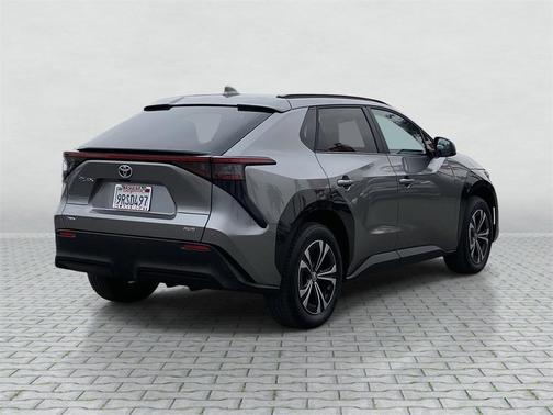 2024 Toyota bZ4X XLE