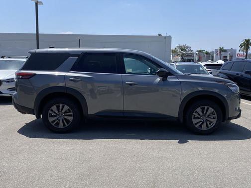 Gun Metallic 2025 Nissan Pathfinder S FWD