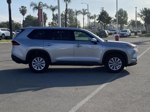 Celestial Silver Metallic 2025 Toyota Grand Highlander XLE