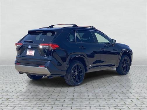 2022 Toyota RAV4 Hybrid SE