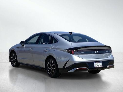 Aero Silver 2025 Hyundai SONATA SEL