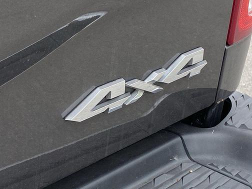 Granite Crystal Metallic Clearcoat 2019 RAM 2500 Big Horn Crew Cab 4x4 6'4' Box