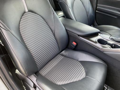 Celestial Silver Metallic 2021 Toyota Camry SE