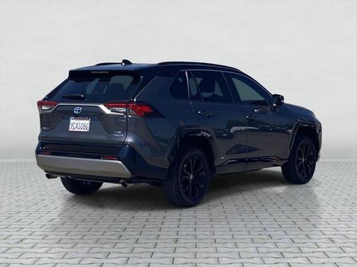2022 Toyota RAV4 Hybrid SE