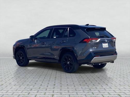 2022 Toyota RAV4 Hybrid SE