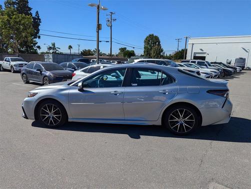 2022 Toyota Camry SE