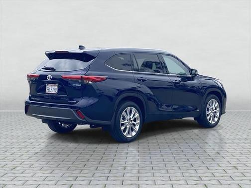2022 Toyota Highlander Hybrid Limited