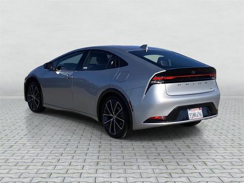 2025 Toyota Prius XLE