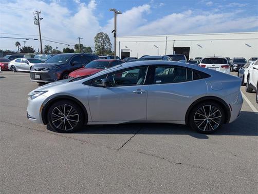 2025 Toyota Prius XLE