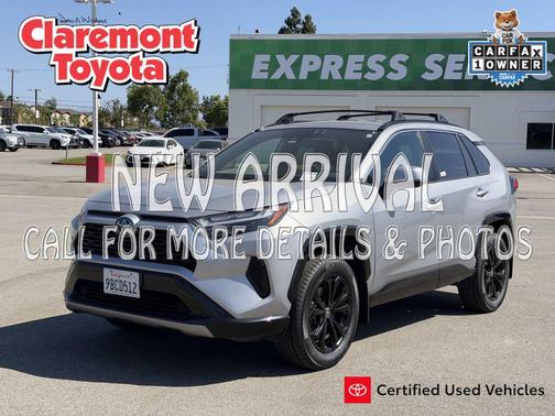 Silver Sky Metallic 2022 Toyota RAV4 Hybrid SE