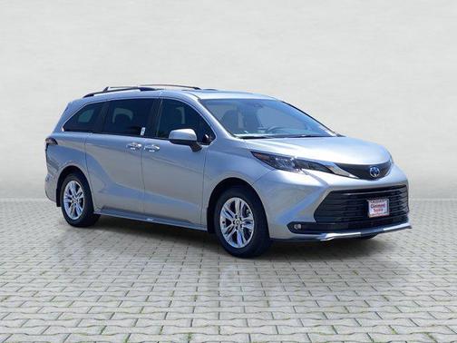 2025 Toyota Sienna XLE 7 Passenger