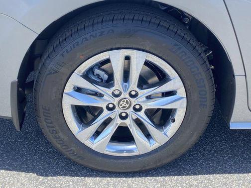 2025 Toyota Sienna XLE 7 Passenger