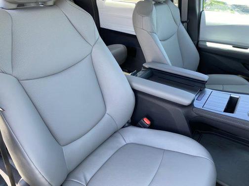 2025 Toyota Sienna XLE 7 Passenger