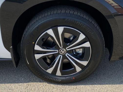 2025 Toyota bZ4X XLE