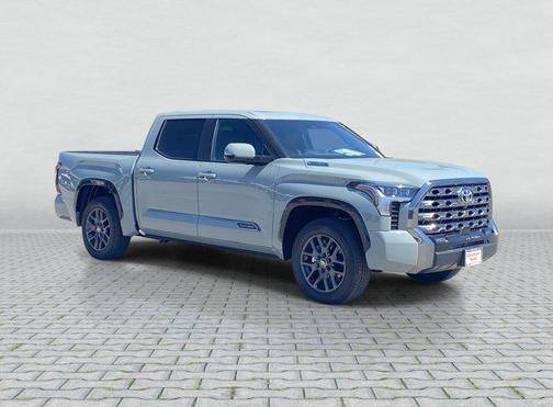 2025 Toyota Tundra Hybrid Platinum