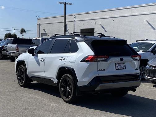 2023 Toyota RAV4 Hybrid SE