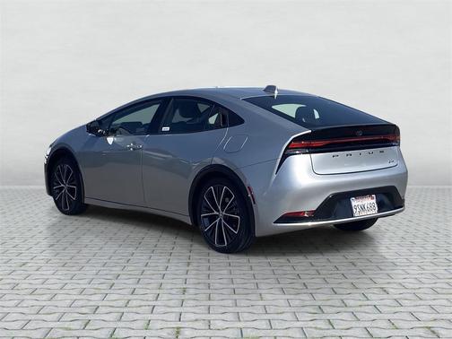 2025 Toyota Prius XLE