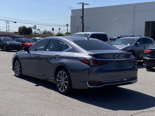 2021 Lexus ES 300h Base