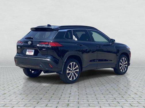 2025 Toyota Corolla Cross XLE