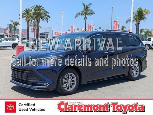 2023 Toyota Sienna XLE 8 Passenger