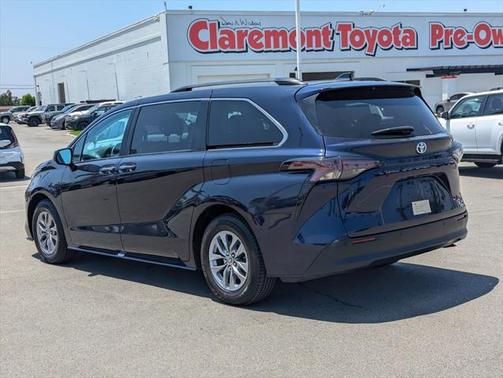2023 Toyota Sienna XLE 8 Passenger