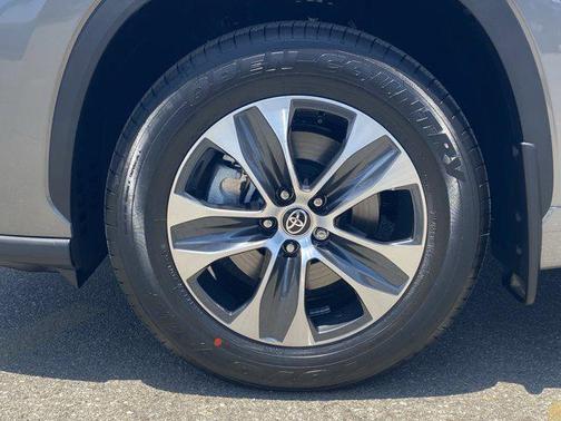 2025 Toyota Highlander XLE