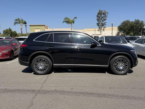 Black 2024 Mercedes-Benz GLC 300 Base