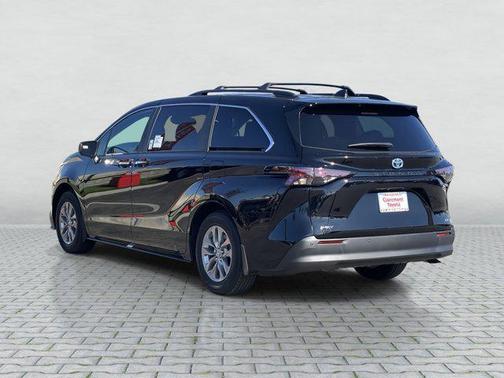 2025 Toyota Sienna XLE