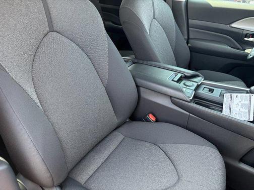 2026 Toyota Highlander LE