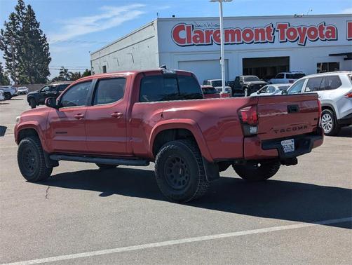 Barcelona Red Metallic 2018 Toyota Tacoma SR5