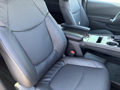 2025 Toyota Sienna Platinum