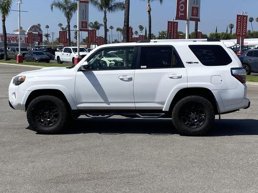 Super White 2016 Toyota 4Runner TRD Pro