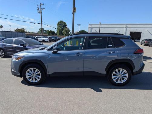 2025 Toyota Corolla Cross LE