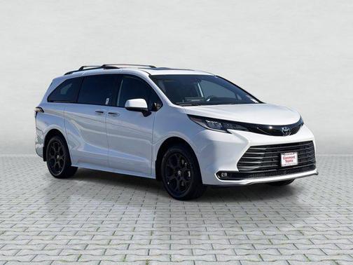 2026 Toyota Sienna Woodland Edition