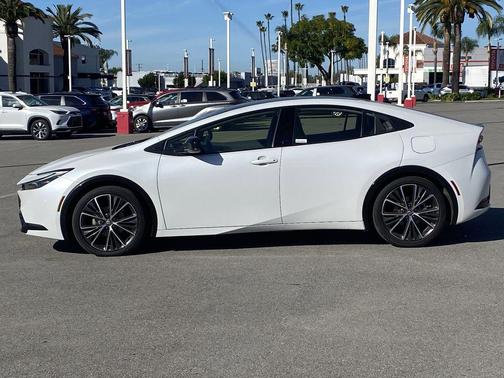 2024 Toyota Prius XLE