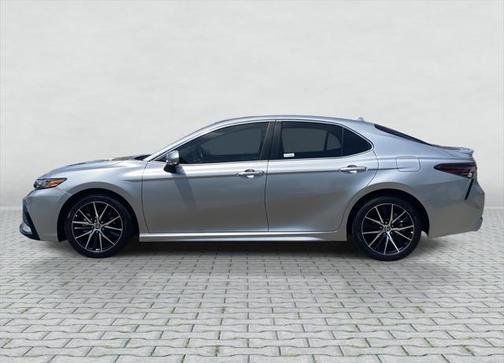2024 Toyota Camry Hybrid SE