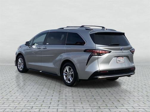 2024 Toyota Sienna Limited