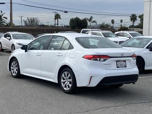 2025 Toyota Corolla LE