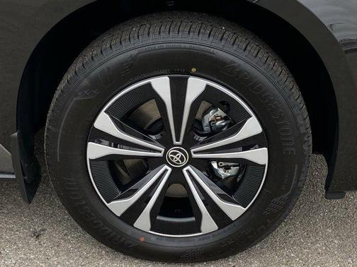 2025 Toyota bZ4X XLE