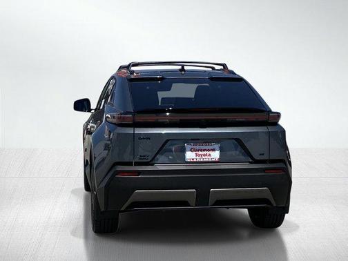 Overcast 2026 Toyota C-HR SE