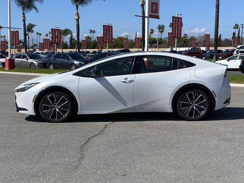 2024 Toyota Prius XLE