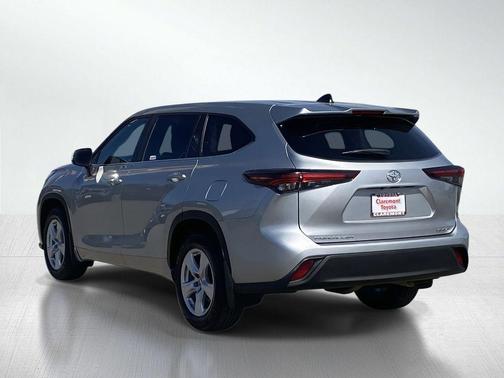 Celestial Silver Metallic 2024 Toyota Highlander LE