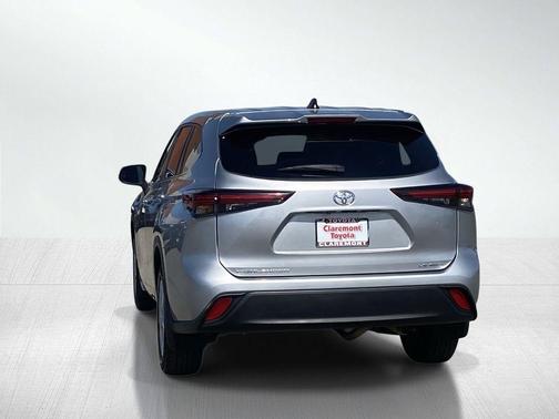 Celestial Silver Metallic 2024 Toyota Highlander LE