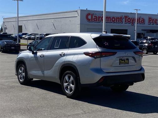 2024 Toyota Highlander LE