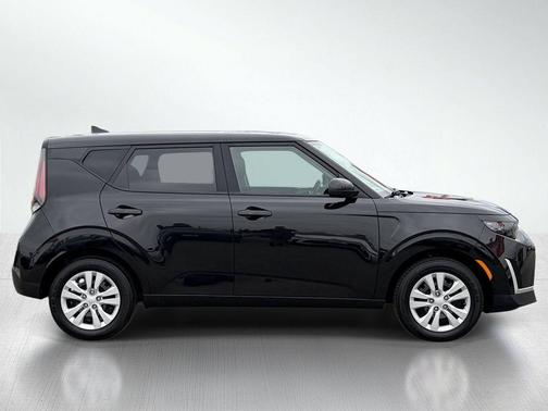 Fusion Black 2025 Kia Soul LX