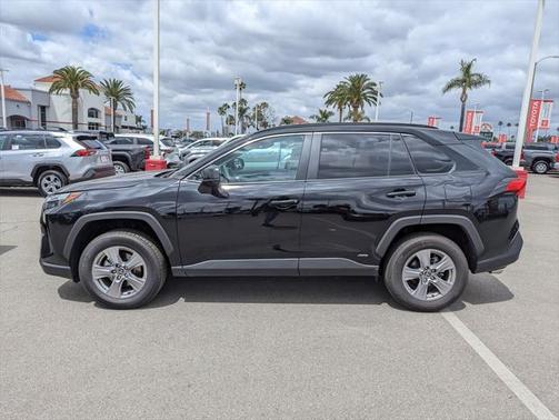 2025 Toyota RAV4 Hybrid LE